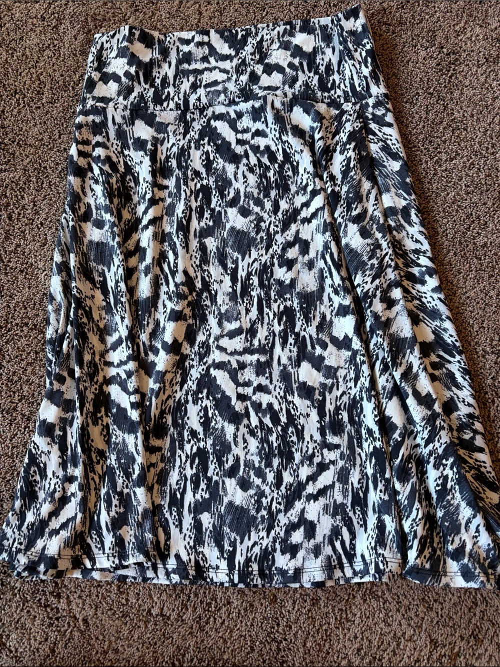 LuLaRoe Black and White Printed A-Line Skirt - Size M